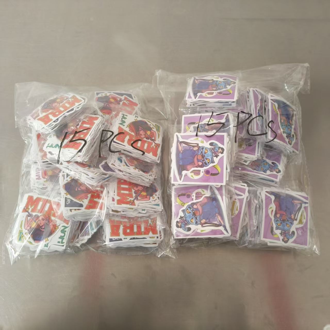 Ang batch ng mga die-cut sticker mula sa JoJo Pack ay naihatid