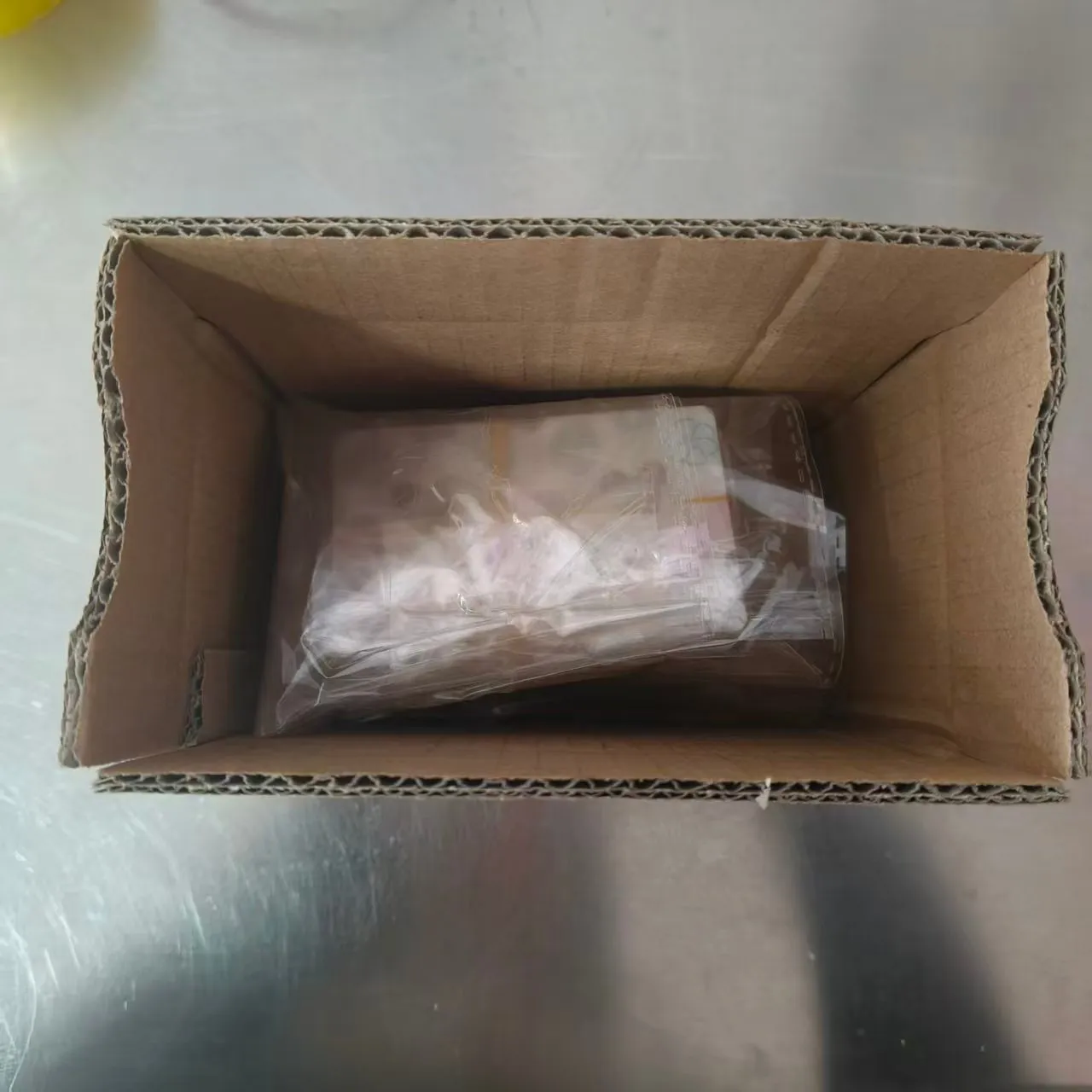 Isapersonal ang iyong mga pagbabayad! Ipinakikilala ang aming bagong linya ng mga balat ng credit card