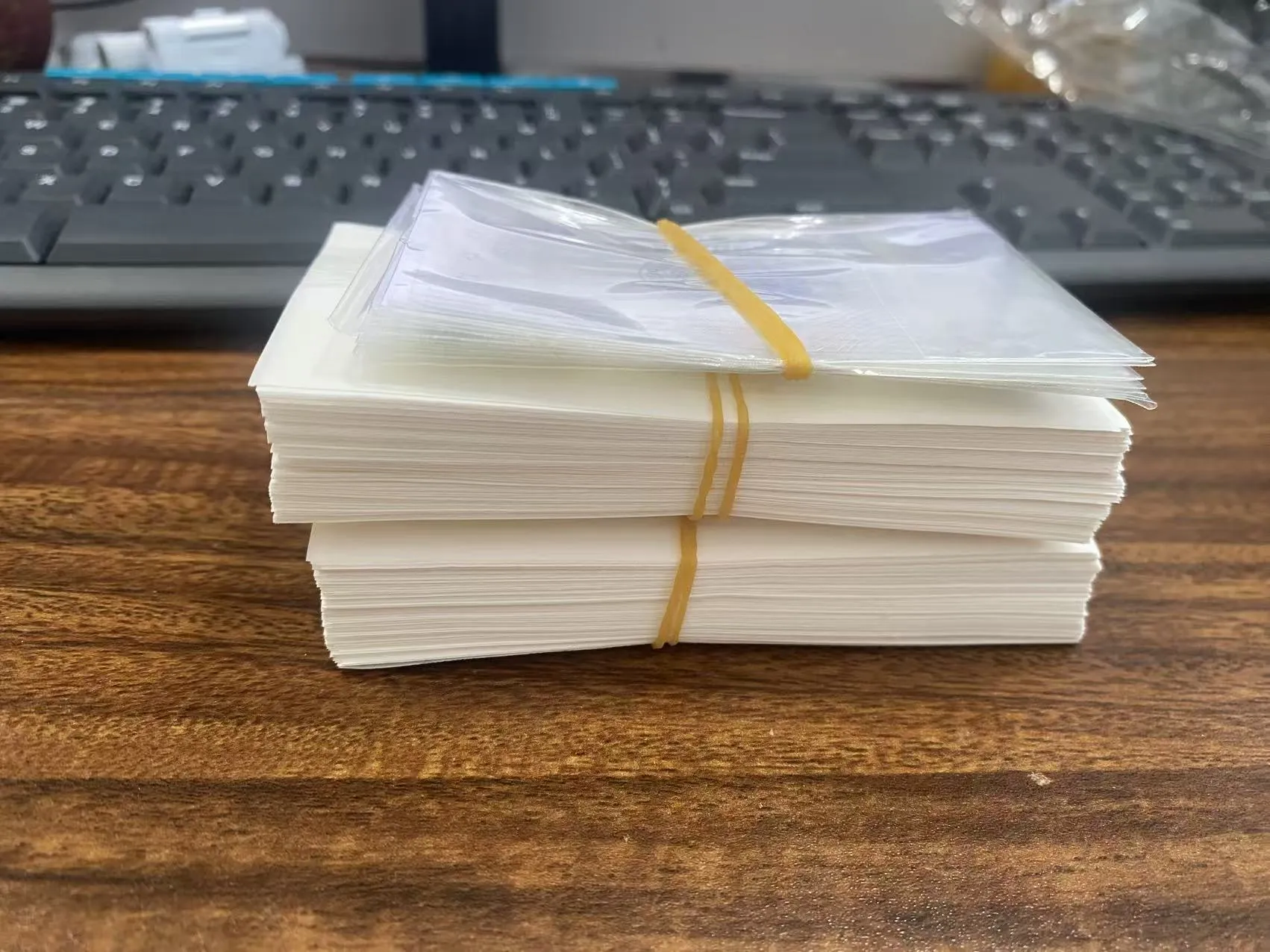 Si JoJo PAC Hologram Credit Card Sticker ay ipinadala sa Pakistan