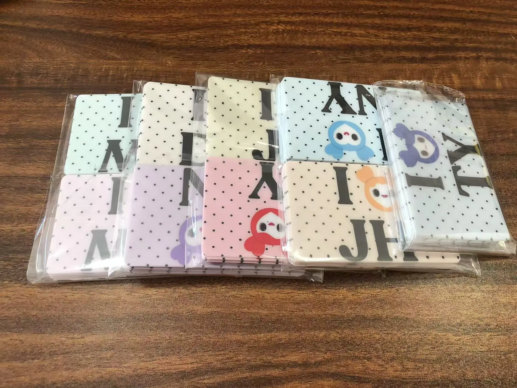 JoJo Pack Ships Credit Card Cover Sticker sa U.S. Customer