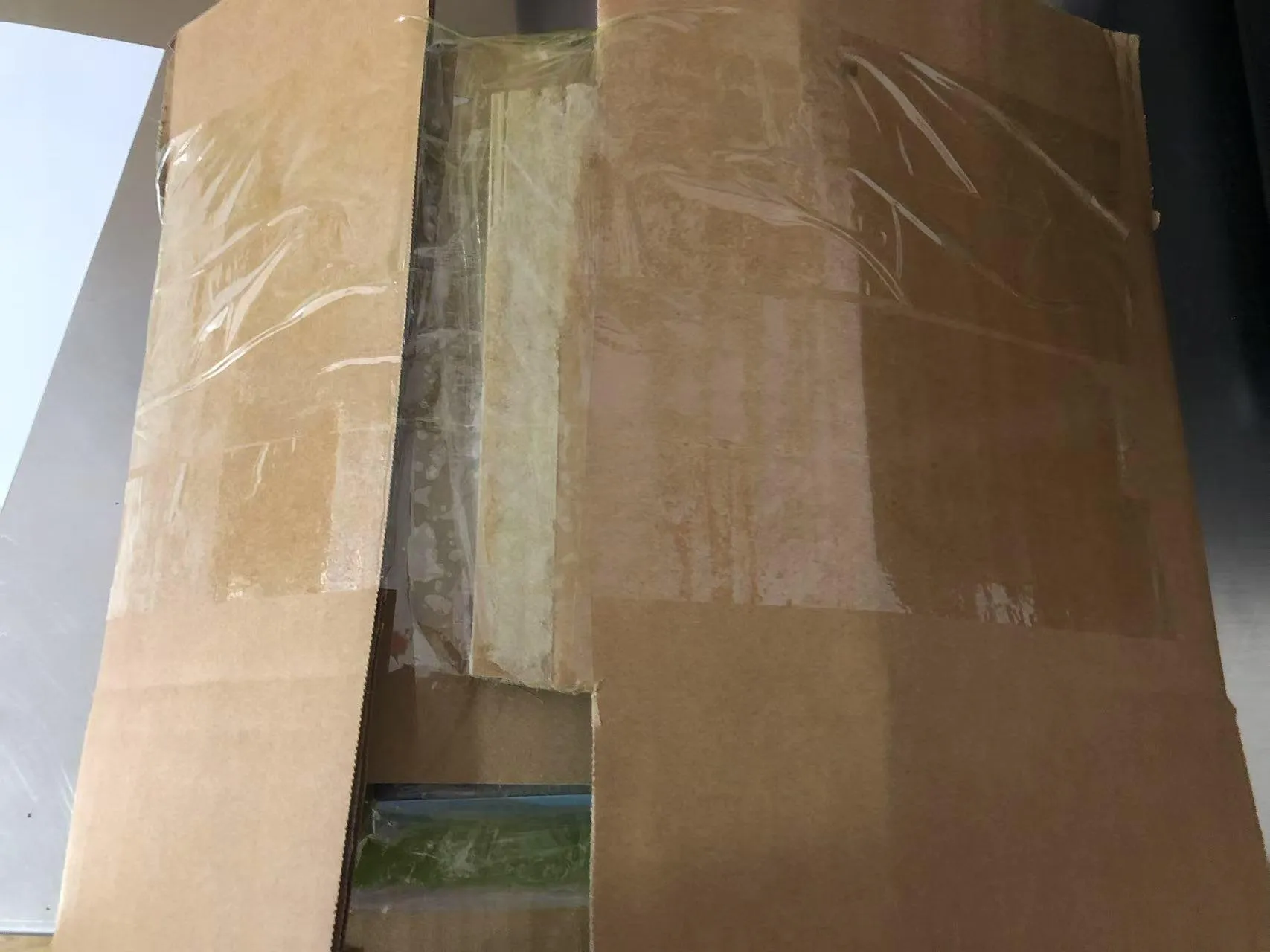 Ang pag -unlad ng pagpapadala ng mga libro ng sticker ng portable na bata sa Uganda