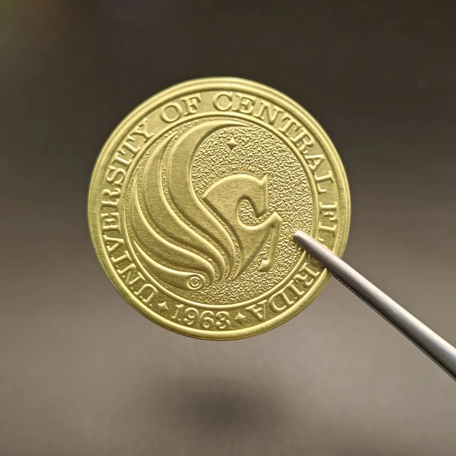 Round foil embossed wine label